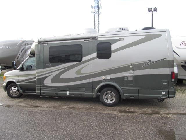 Used 2004 Dynamax Isata TOURING SEDAN Class C For Sale
